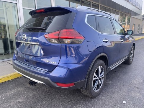 Used 2017 Nissan Rogue SL image 4