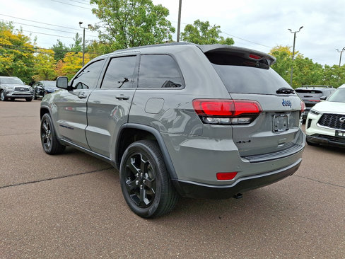 Used 2019 Jeep Grand Cherokee Laredo image 4