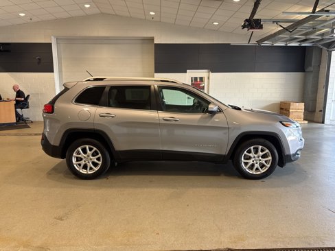 Used 2015 Jeep Cherokee Latitude image 5