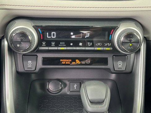 Used 2020 Toyota RAV4 XLE image 19