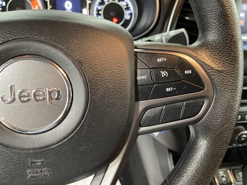 Used 2020 Jeep Cherokee Latitude image 18