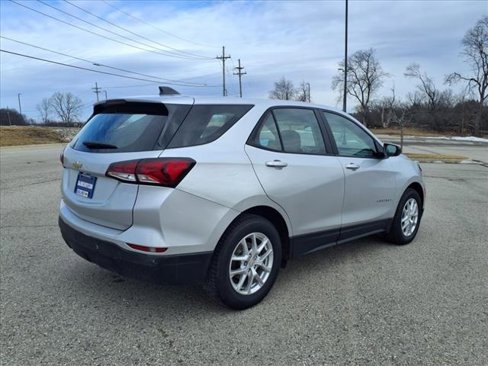 Used 2022 Chevrolet Equinox LS w/ Driver Confidence II Package image 6
