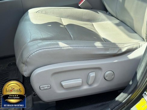 Used 2016 Toyota Highlander XLE image 26
