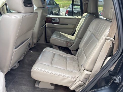 Used 2013 Lincoln Navigator 4WD image 12
