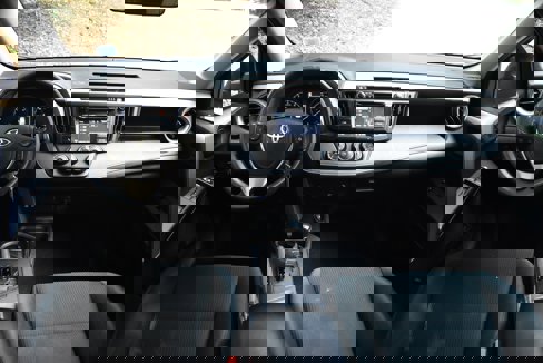 Used 2017 Toyota RAV4 LE image 28