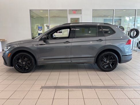Used 2024 Volkswagen Tiguan SE R-Line image 5