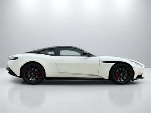 Used 2022 Aston Martin DB11 Coupe image 9