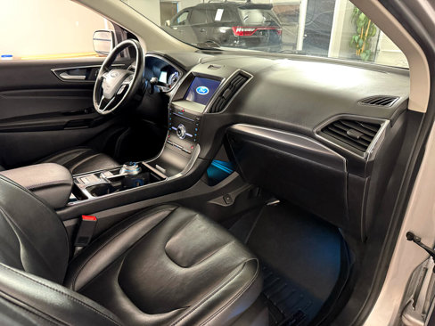 Used 2019 Ford Edge Titanium image 35