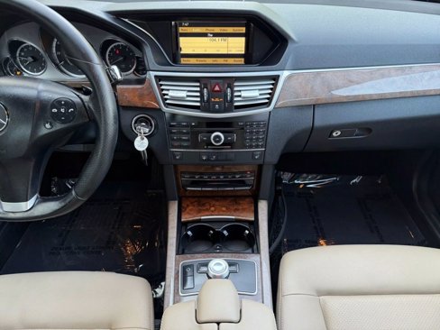 Used 2010 Mercedes-Benz E 350 Sedan image 10