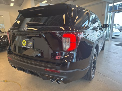 Used 2022 Ford Explorer ST w/ ST Street Pack image 21