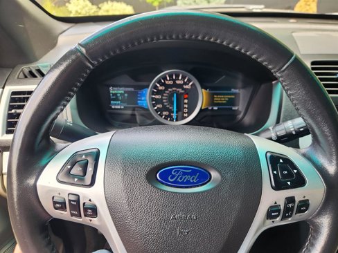 Used 2014 Ford Explorer XLT w/ Equipment Group 202A image 35