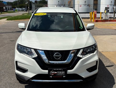 Used 2019 Nissan Rogue S image 4