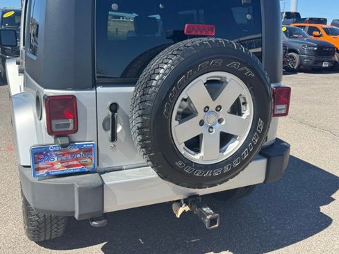 Used 2010 Jeep Wrangler Unlimited Sahara image 21