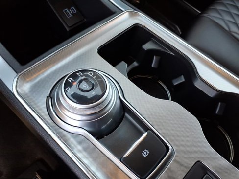 Certified 2024 Ford Edge Titanium image 24