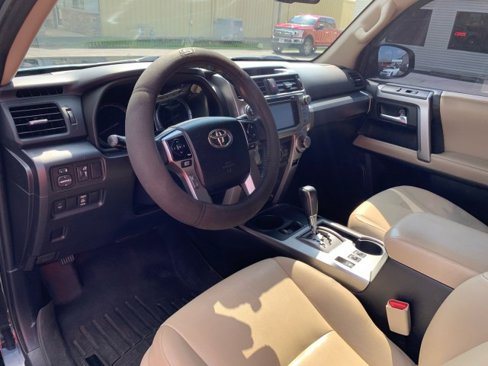 Used 2015 Toyota 4Runner SR5 image 8