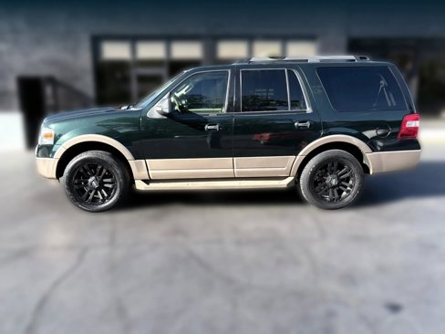 Used 2014 Ford Expedition XLT w/ Equipment Group 202A image 2