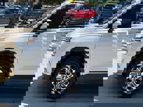 Certified 2023 Hyundai Santa Fe SEL image 7