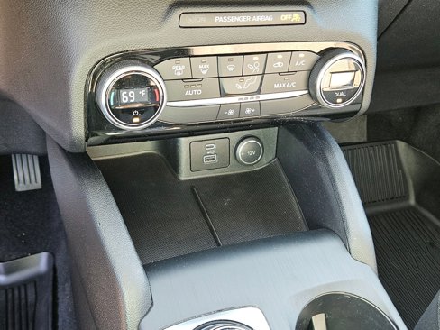 Used 2021 Ford Escape SE w/ Convenience Package image 26