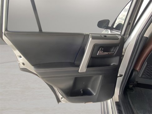 Used 2016 Toyota 4Runner Limited image 19