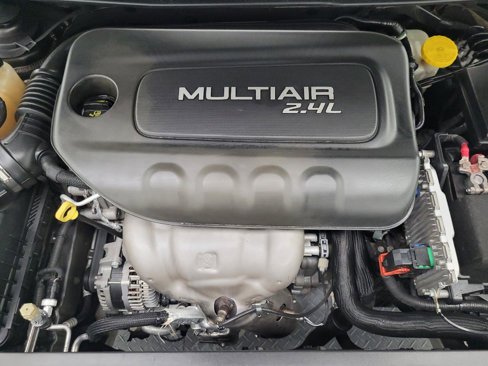 Used 2015 Chrysler 200 S w/ Navigation & Sound Group I image 30