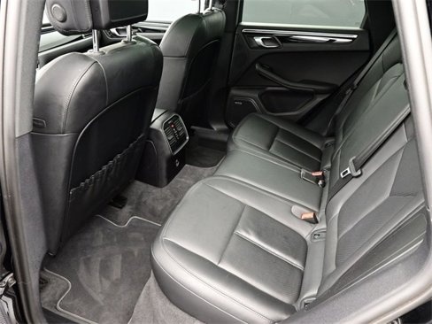 Certified 2021 Porsche Macan S image 17