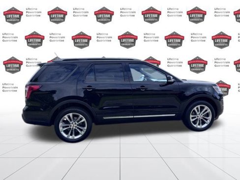 Used 2018 Ford Explorer XLT w/ Equipment Group 202A image 7