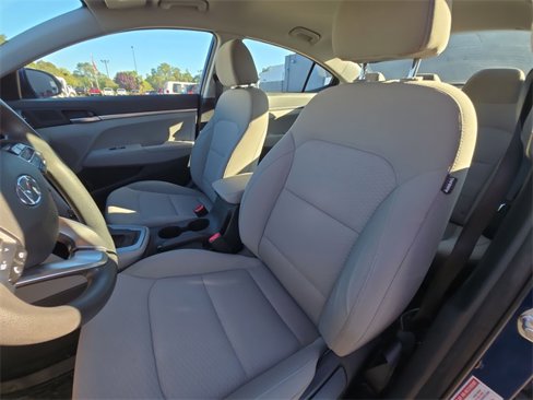 Used 2020 Hyundai Elantra SE image 11