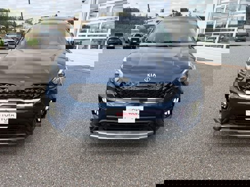 Used 2020 Kia Niro LX image 7