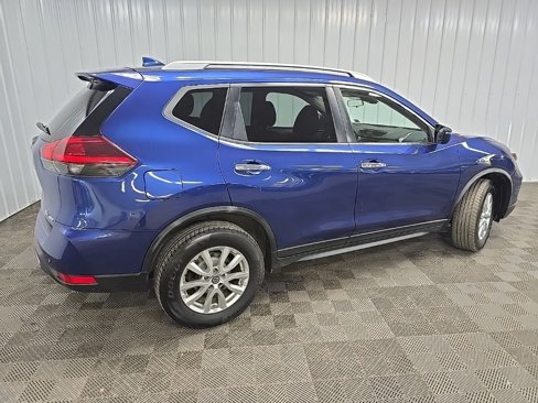 Used 2019 Nissan Rogue SV image 3