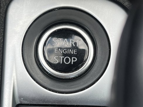 Certified 2022 Nissan Sentra SR image 5