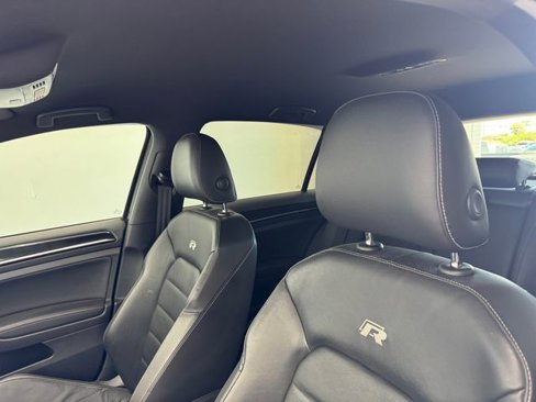 Used 2017 Volkswagen Golf R 4-Door image 5