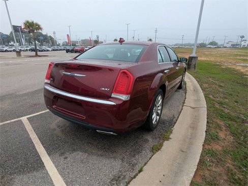 Used 2019 Chrysler 300 Limited image 3