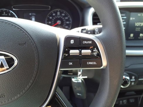 Used 2020 Kia Sorento LX image 21