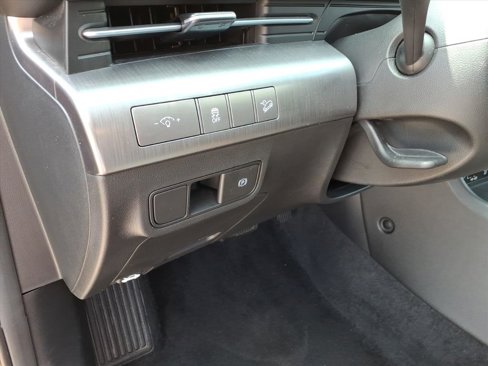 Used 2025 Hyundai Kona SEL image 10