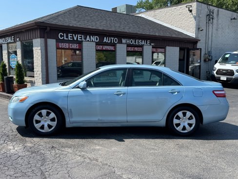 Used 2009 Toyota Camry LE image 1