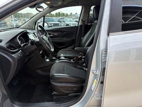 Used 2022 Buick Encore Preferred image 12