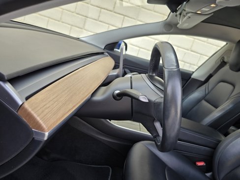 Used 2018 Tesla Model 3 Long Range image 19