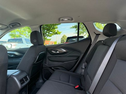 Used 2024 GMC Terrain SLE w/ Driver Convenience Package image 15