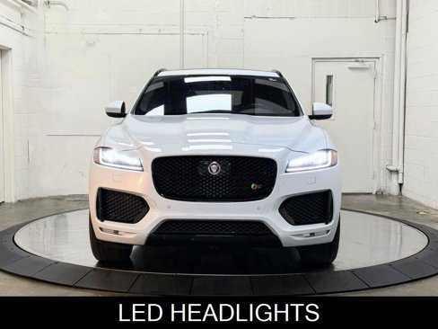 Used 2019 Jaguar F-PACE S image 3