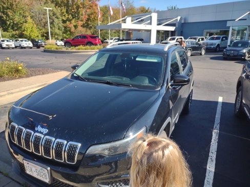 Used 2020 Jeep Cherokee Latitude w/ Cold Weather Group image 5