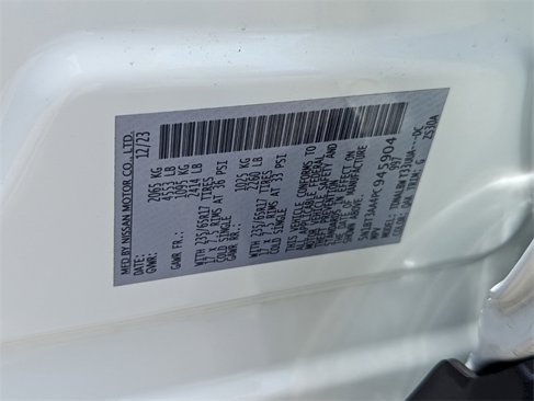 Used 2023 Nissan Rogue S image 18