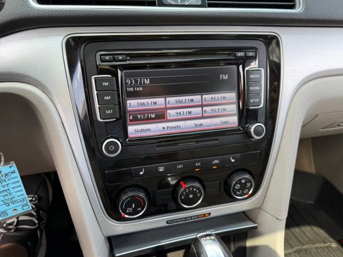 Used 2013 Volkswagen Passat TDI SE image 26
