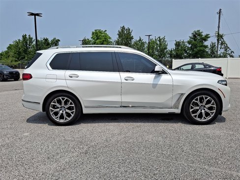 Used 2022 BMW X7 xDrive40i w/ Premium Package image 11