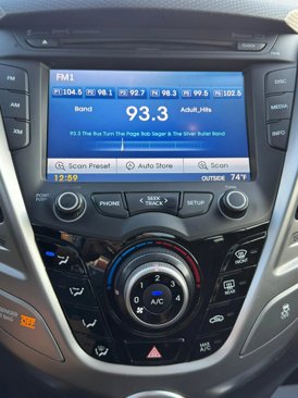 Used 2015 Hyundai Veloster w/ Option Group 02 image 19