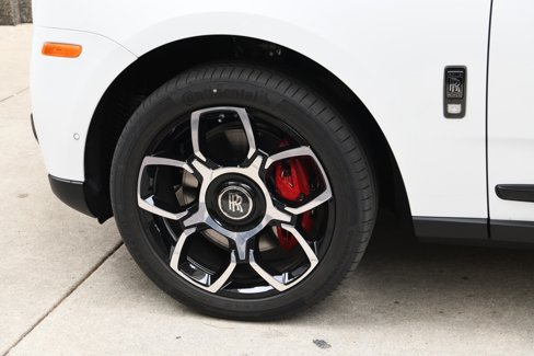 Used 2024 Rolls-Royce Cullinan Black Badge image 26