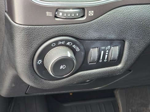 Used 2021 Jeep Cherokee Latitude Lux image 37
