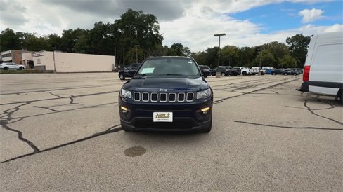 Used 2019 Jeep Compass Latitude image 3