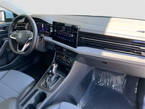 New 2025 Volkswagen Jetta SE image 28