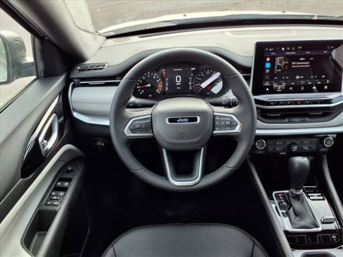 New 2025 Jeep Compass Limited image 10