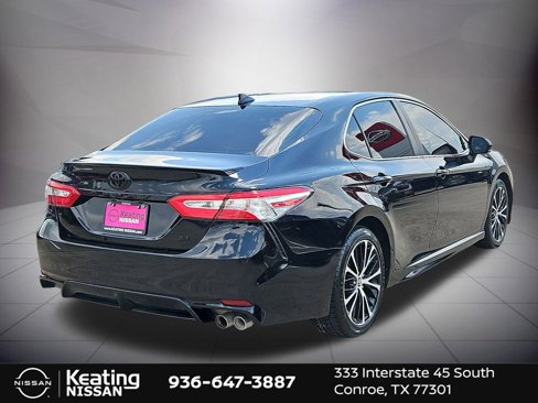 Used 2020 Toyota Camry SE image 3